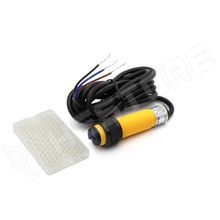 E3F-R2NK / Fotoelektromos akadályérzékelő szenzor, retroreflektív, NPN NO, 6...36V DC, 300mA, 2m